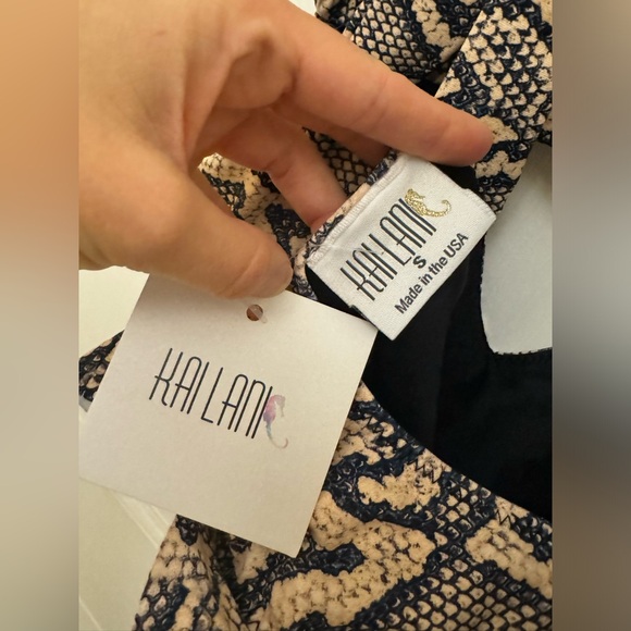 NWT Kai Lani Ruffle One Piece Size Small - Picture 3 of 7